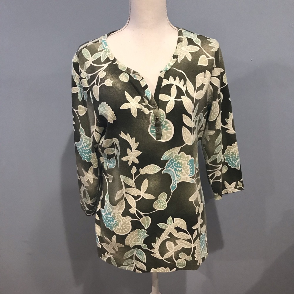 Karen Scott casual knit shirt.